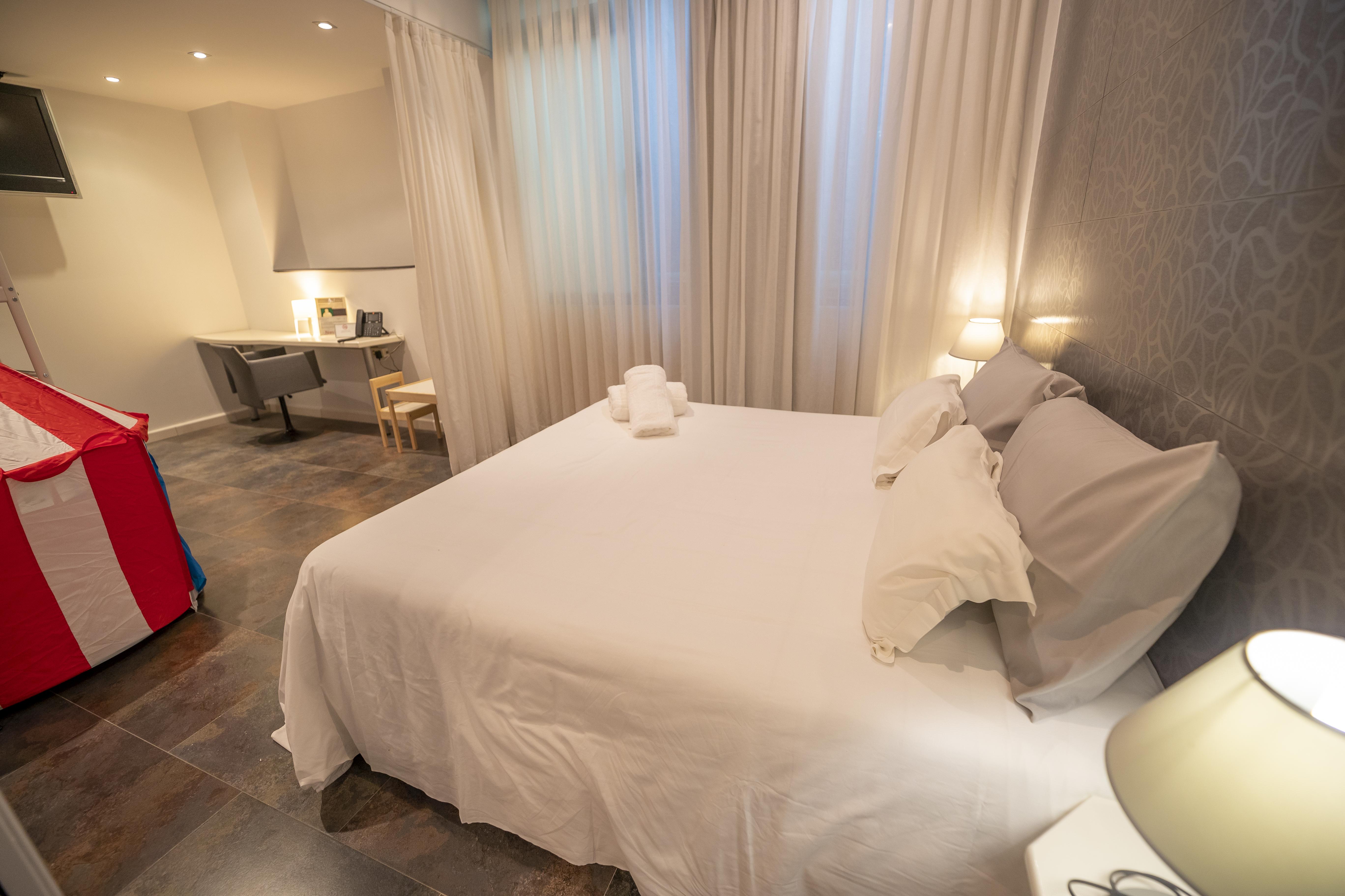 Nastasi Hotel & Spa Льєйда Екстер'єр фото