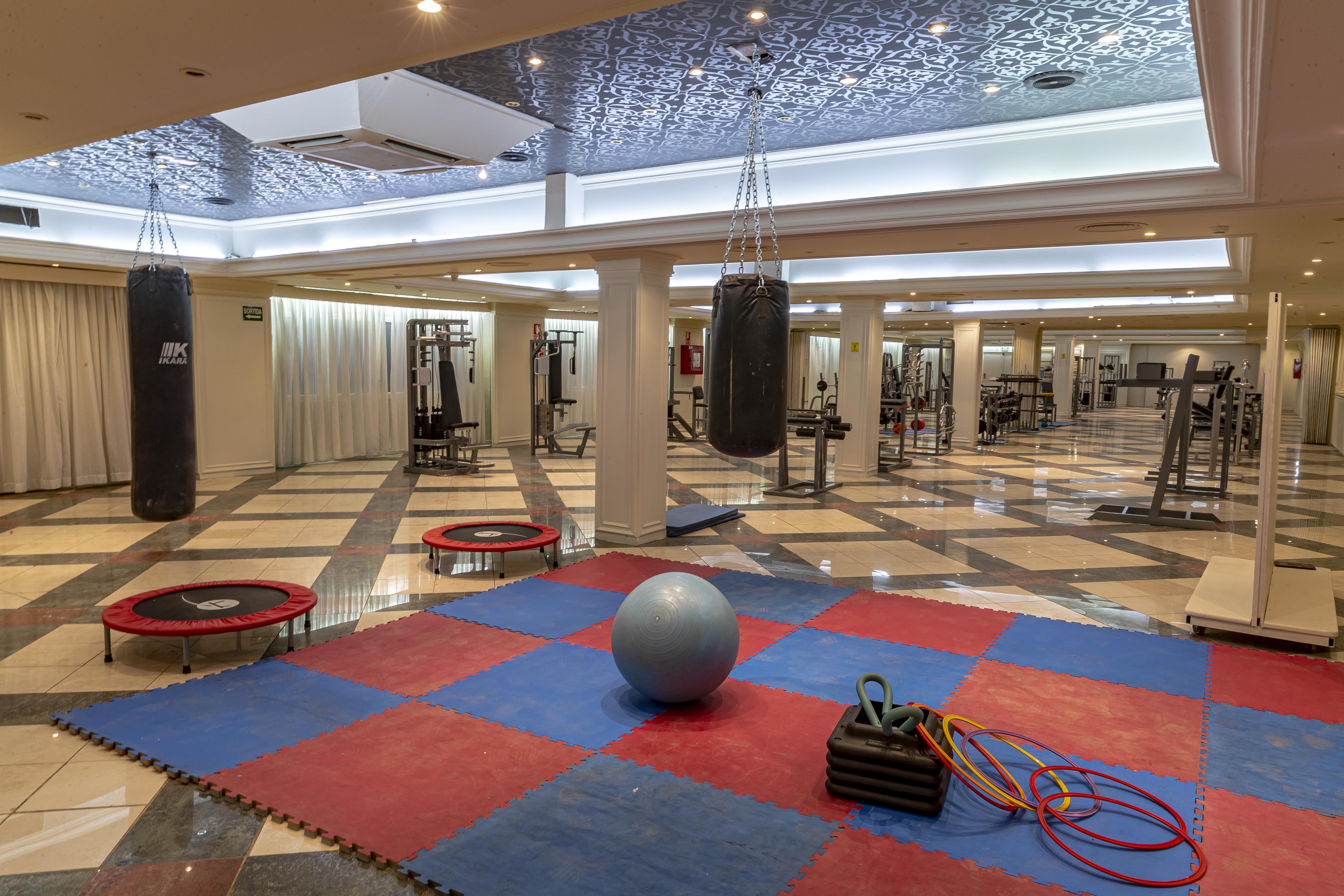 Nastasi Hotel & Spa Льєйда Екстер'єр фото